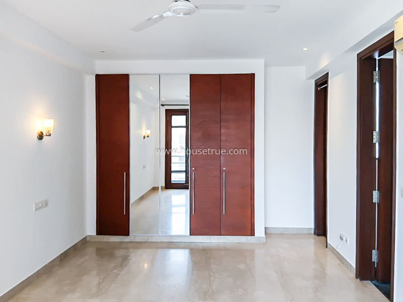 3 BHK Flat For Rent in Defence Colony