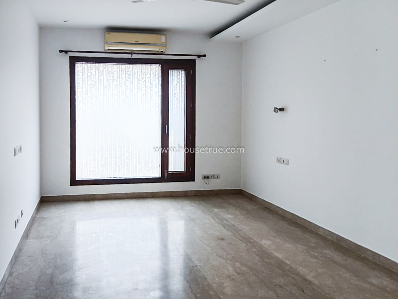 3 BHK Flat For Rent in Defence Colony
