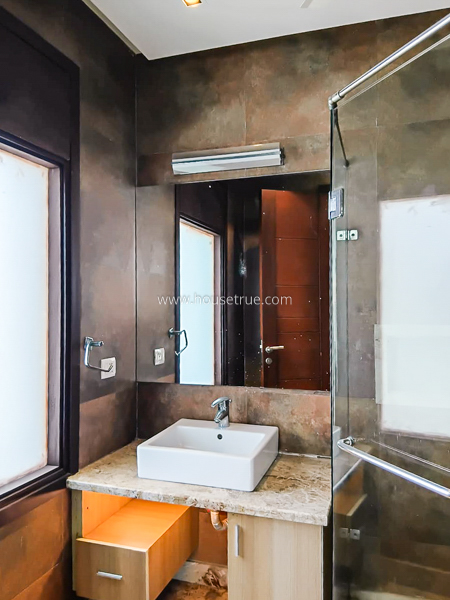 3 BHK Flat For Rent in Defence Colony