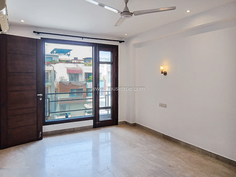 3 BHK Flat For Rent in Defence Colony