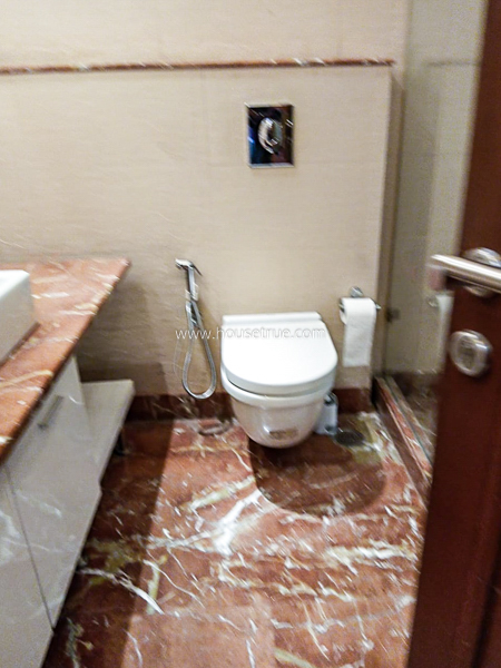 3 BHK Flat For Rent in Defence Colony