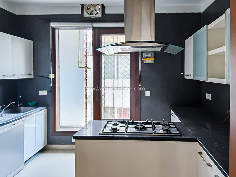 3 BHK Flat For Rent in Defence Colony