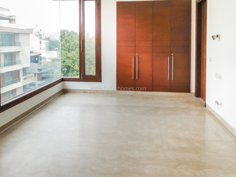 3 BHK Flat For Rent in Defence Colony