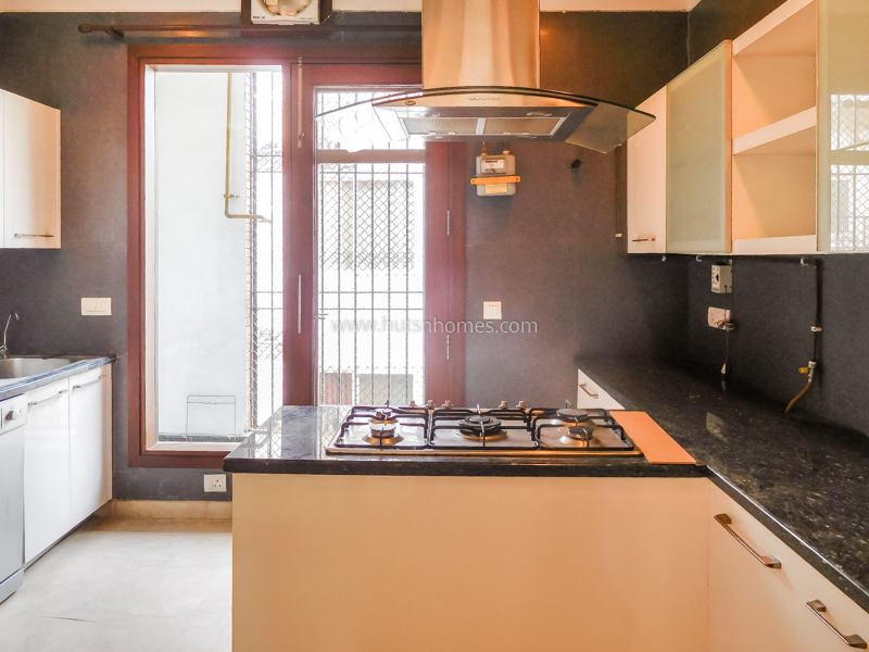 3 BHK Flat For Rent in Defence Colony