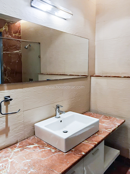 3 BHK Flat For Rent in Defence Colony