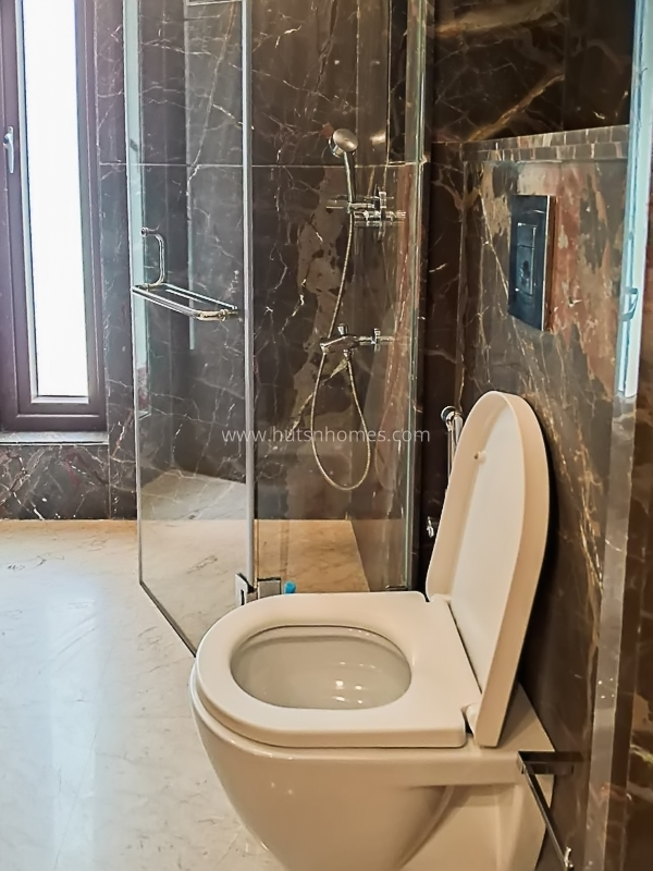 3 BHK Builder Floor For Rent in Defence Colony