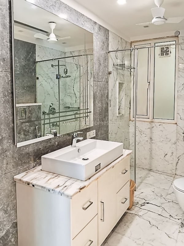 3 BHK Builder Floor For Rent in Defence Colony