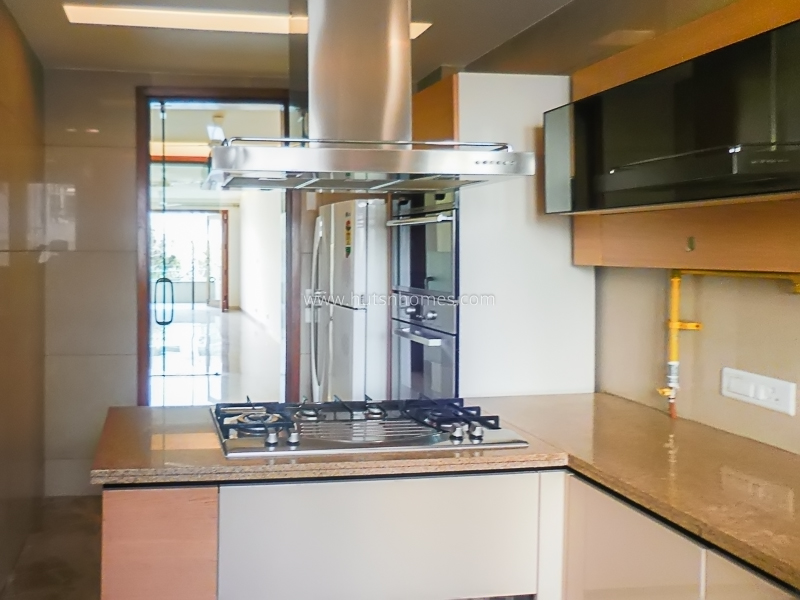 3 BHK Flat For Rent in Defence Colony