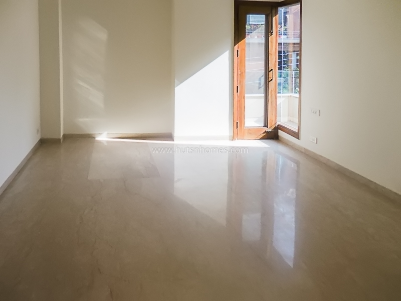 3 BHK Flat For Rent in Defence Colony