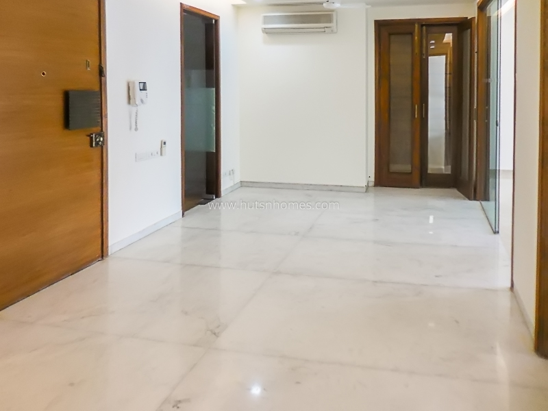 3 BHK Flat For Rent in Defence Colony