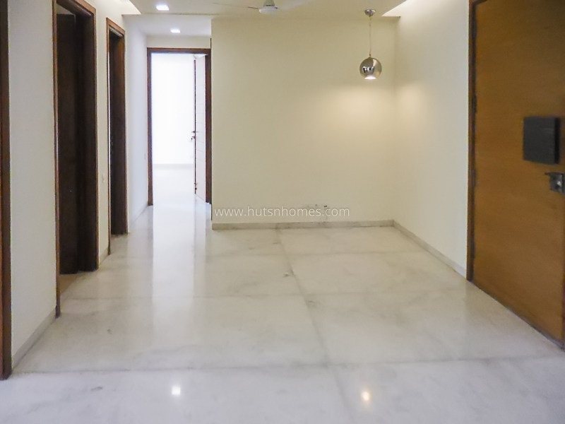 3 BHK Flat For Rent in Defence Colony