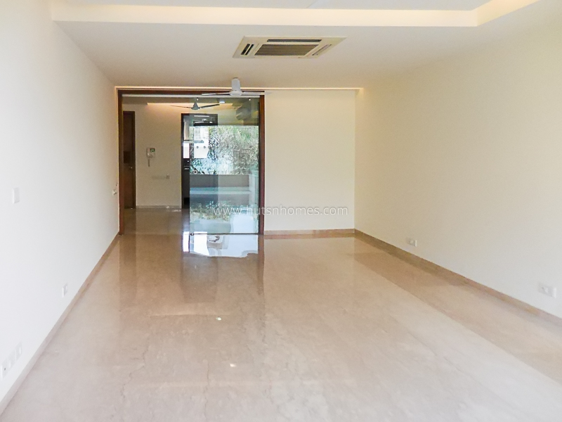 3 BHK Flat For Rent in Defence Colony