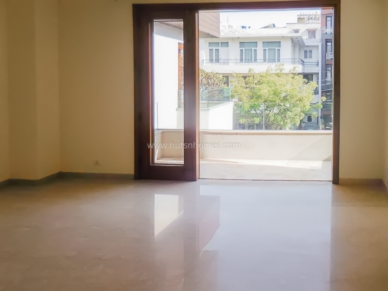 3 BHK Flat For Rent in Defence Colony