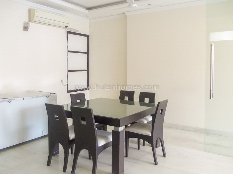 4 BHK Flat For Rent in Safdarjung Development Area