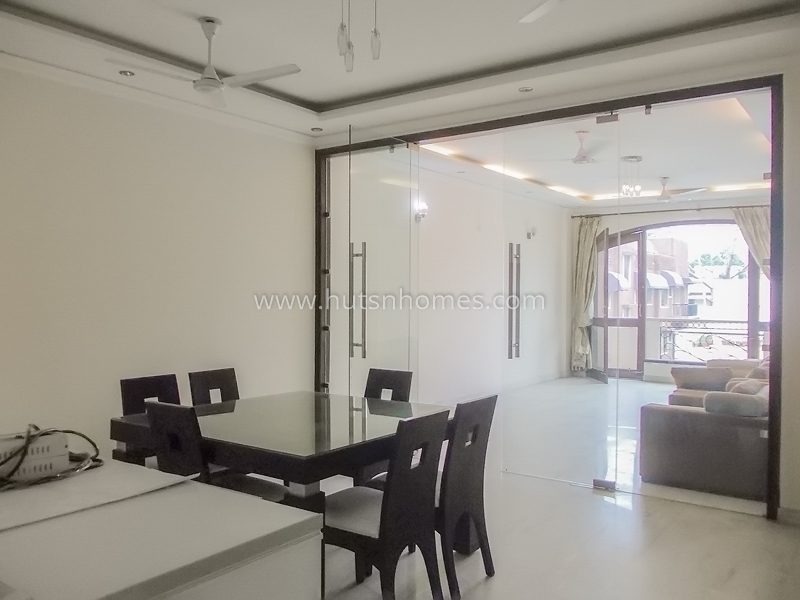 4 BHK Flat For Rent in Safdarjung Development Area