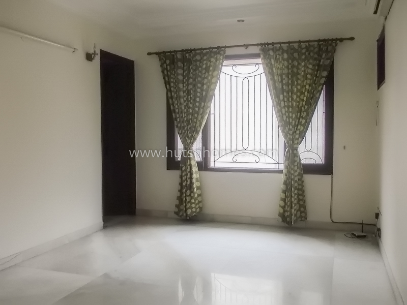 4 BHK Flat For Rent in Safdarjung Development Area