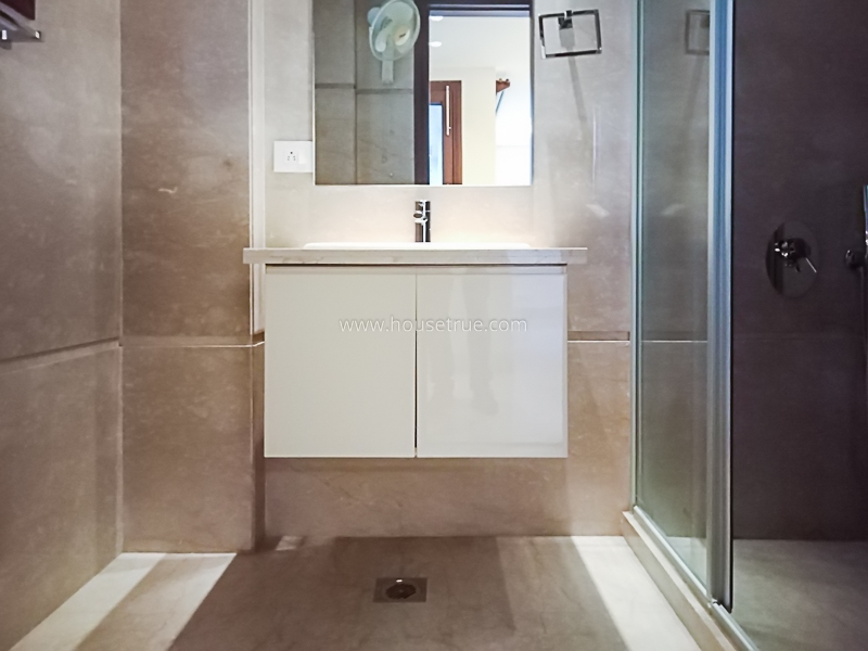 4 BHK Flat For Rent in Safdarjung Development Area