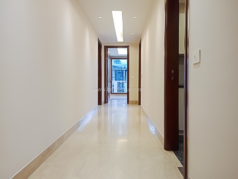 4 BHK Flat For Rent in Safdarjung Development Area