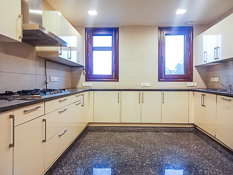 4 BHK Flat For Rent in Safdarjung Development Area