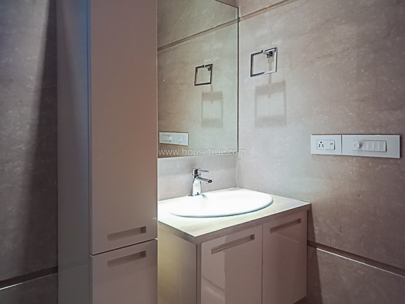 4 BHK Flat For Rent in Safdarjung Development Area