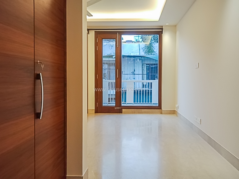 4 BHK Flat For Rent in Safdarjung Development Area