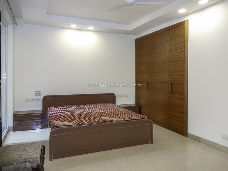 3 BHK Flat For Rent in Safdarjung Development Area