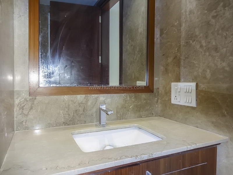 3 BHK Flat For Rent in Safdarjung Development Area