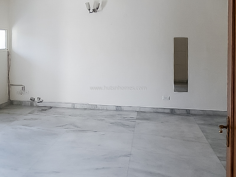 2 BHK Flat For Rent in Defence Colony