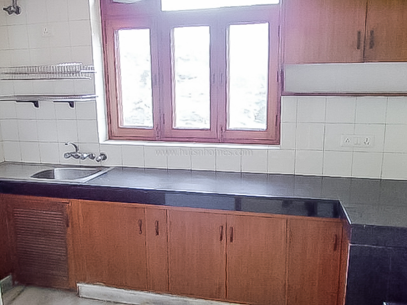 2 BHK Flat For Rent in Defence Colony