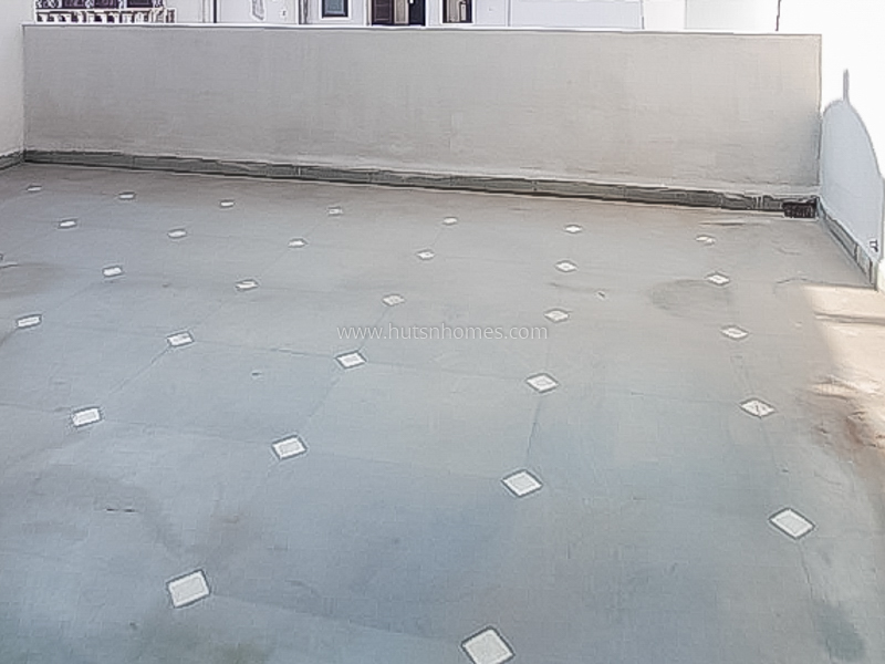 2 BHK Flat For Rent in Defence Colony