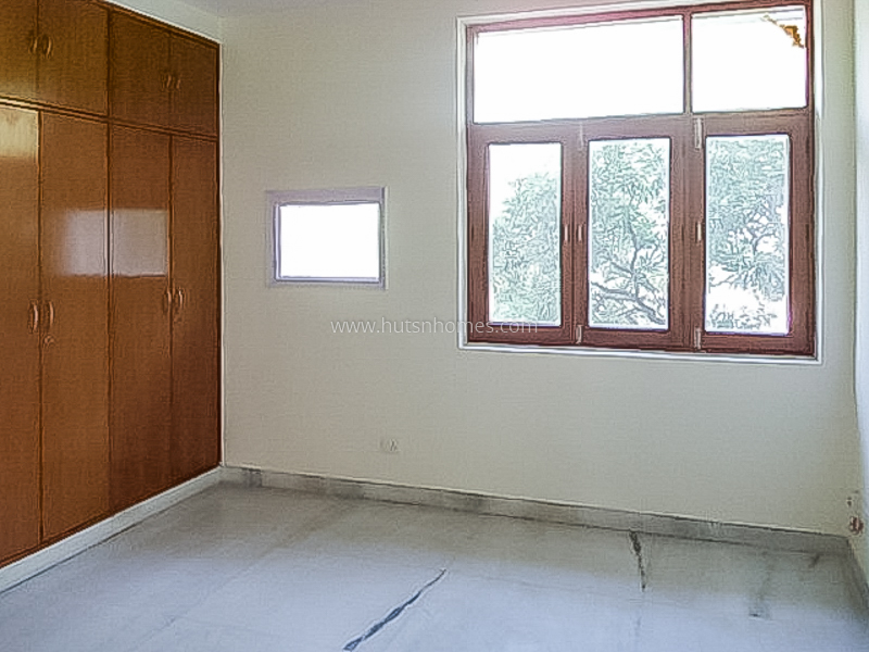 2 BHK Flat For Rent in Defence Colony
