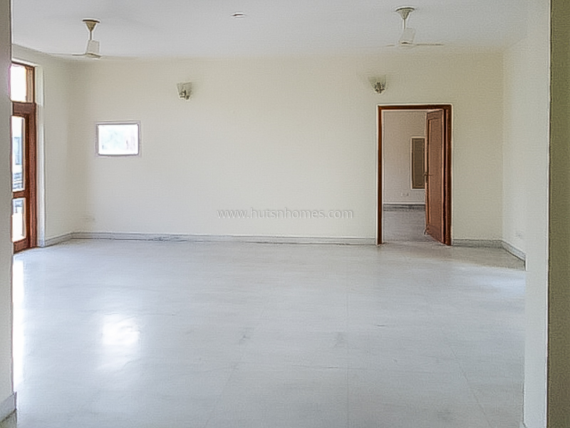 2 BHK Flat For Rent in Defence Colony