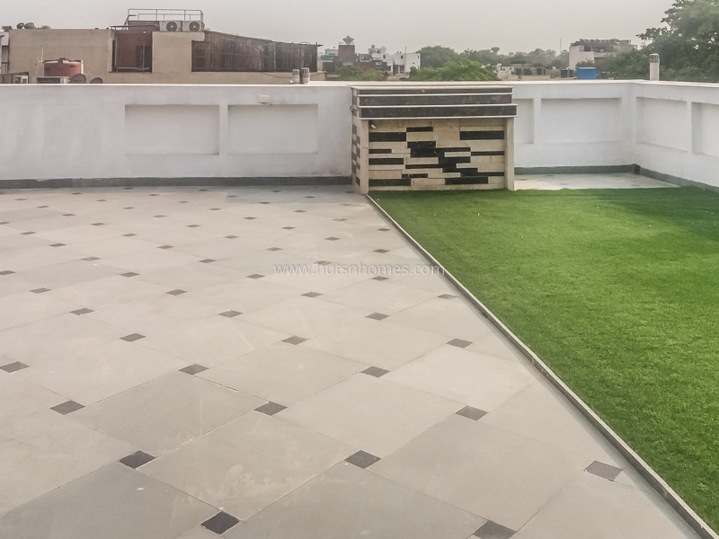 4 BHK Flat For Rent in Defence Colony