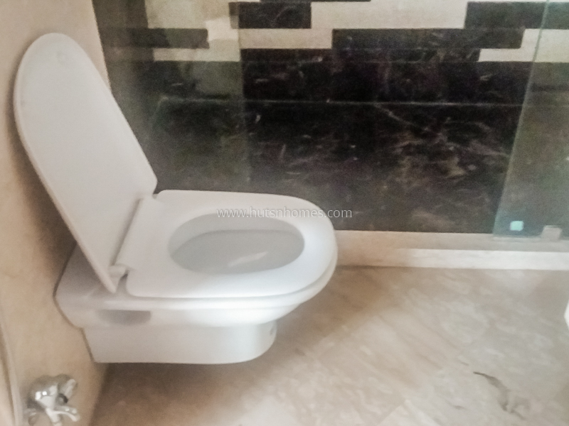 4 BHK Flat For Rent in Defence Colony