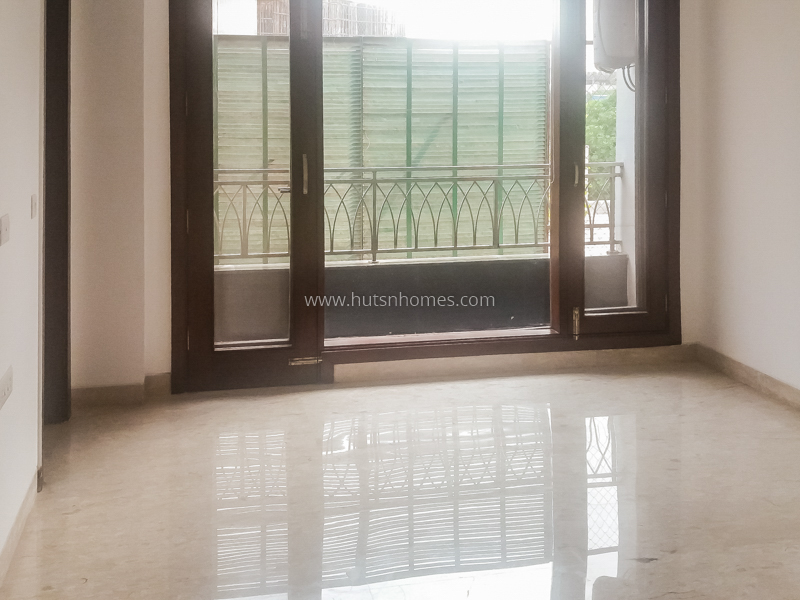 4 BHK Flat For Rent in Defence Colony