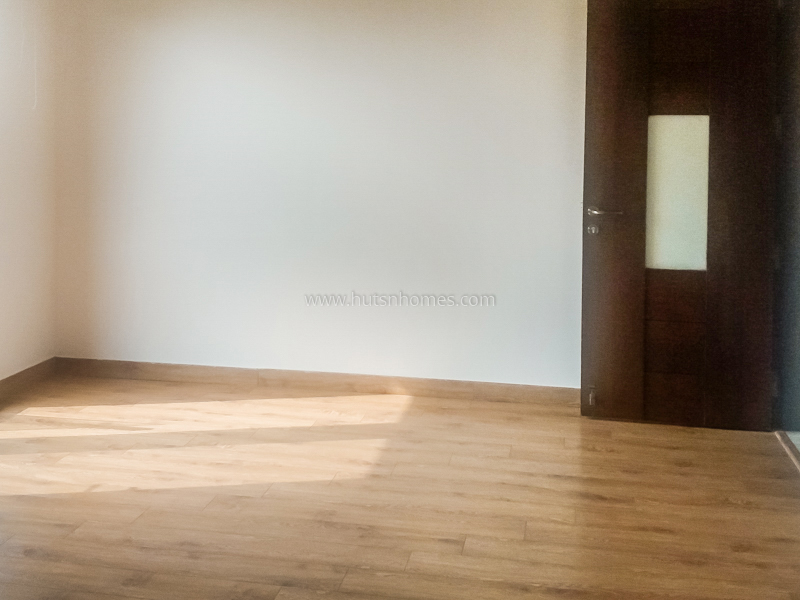 4 BHK Flat For Rent in Defence Colony