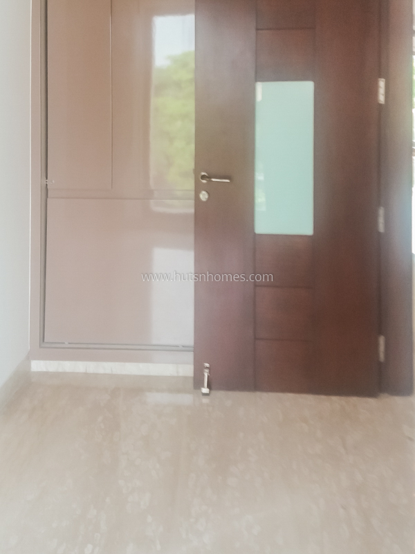 4 BHK Flat For Rent in Defence Colony