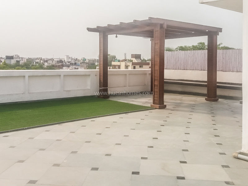 4 BHK Flat For Rent in Defence Colony