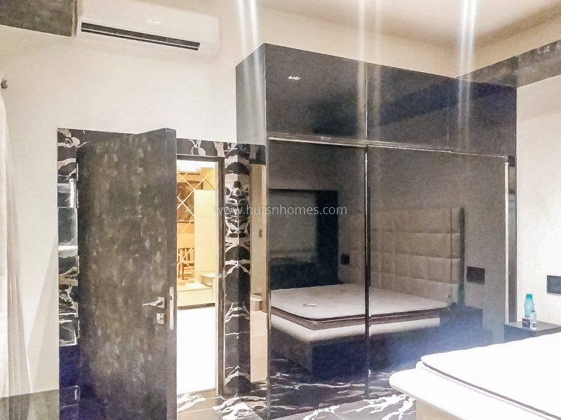 3 BHK Flat For Rent in Defence Colony