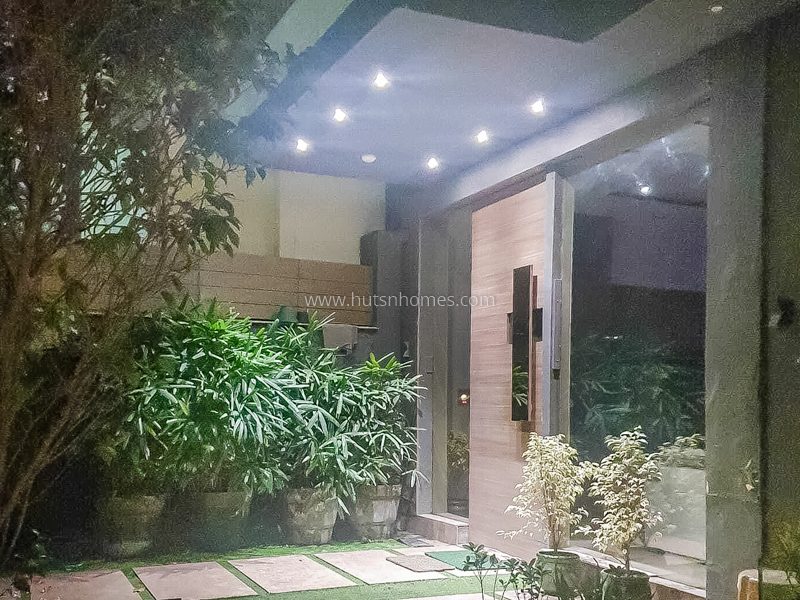 3 BHK Flat For Rent in Defence Colony