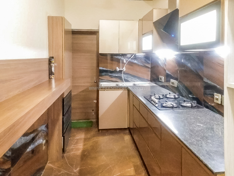 3 BHK Flat For Rent in Defence Colony