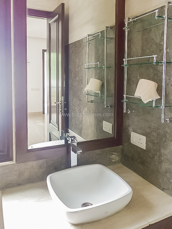 3 BHK Flat For Rent in Neeti Bagh
