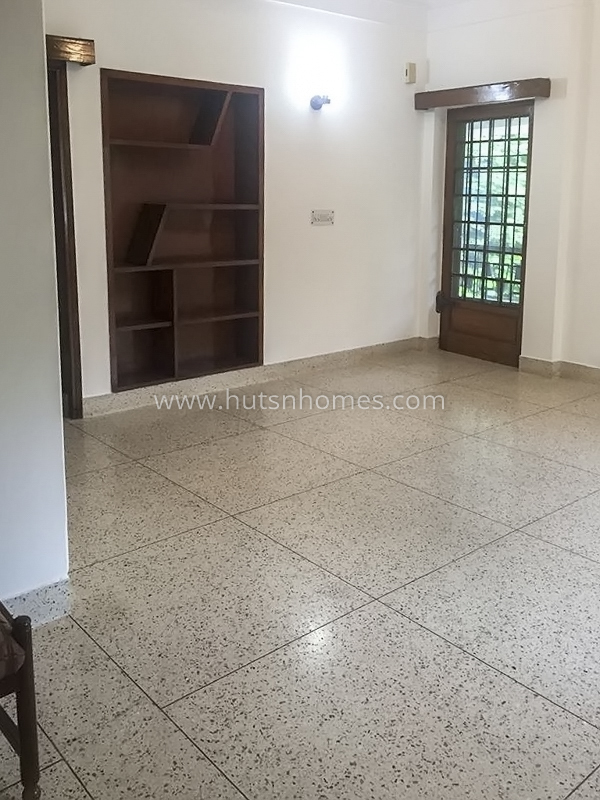 3 BHK Flat For Rent in Defence Colony