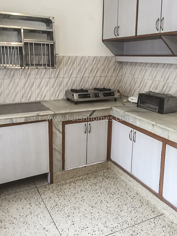 3 BHK Flat For Rent in Defence Colony
