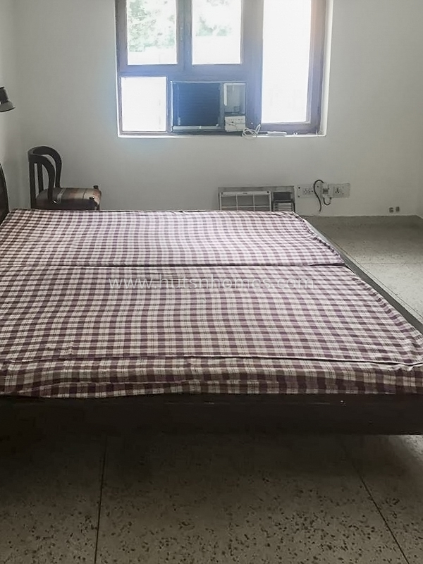 3 BHK Flat For Rent in Defence Colony