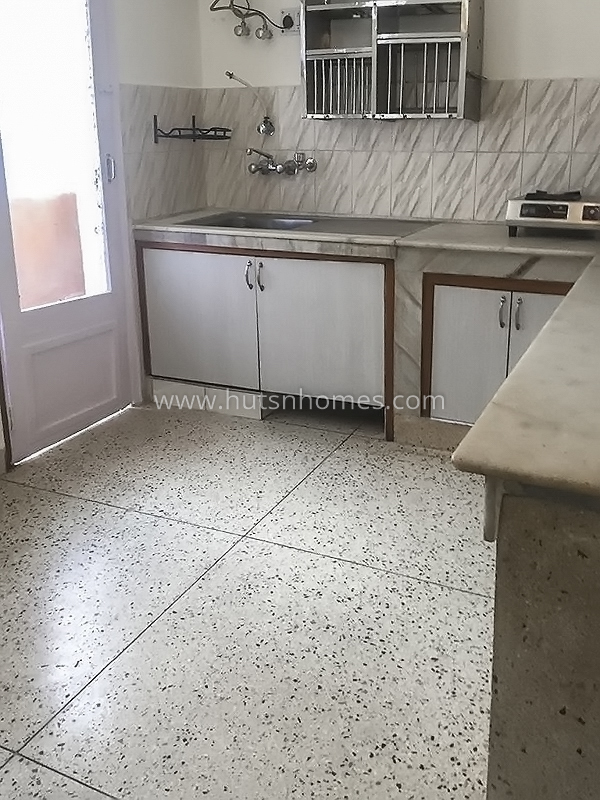 3 BHK Flat For Rent in Defence Colony