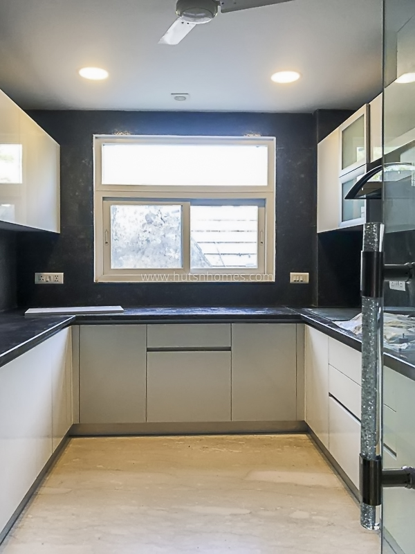 4 BHK Flat For Rent in Soami Nagar