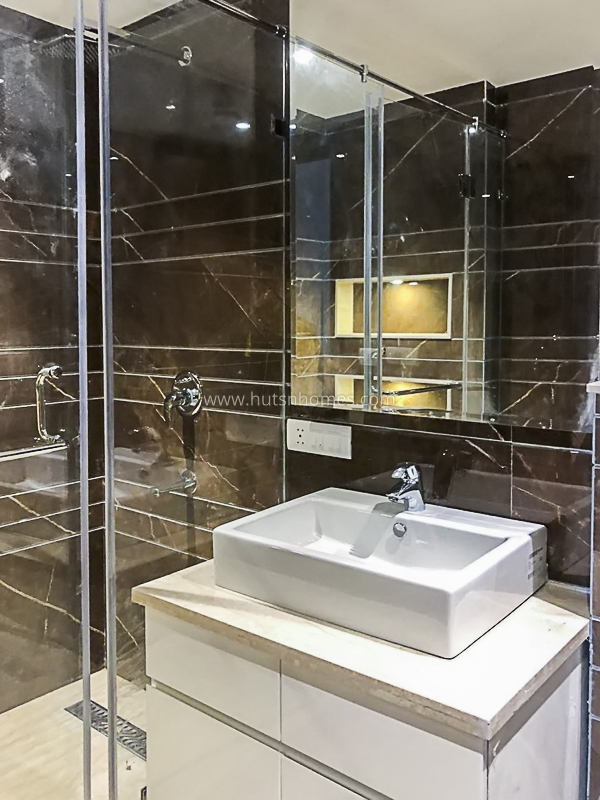 4 BHK Flat For Rent in Soami Nagar