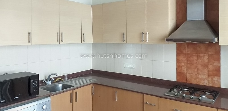 3 BHK Flat For Rent in Defence Colony