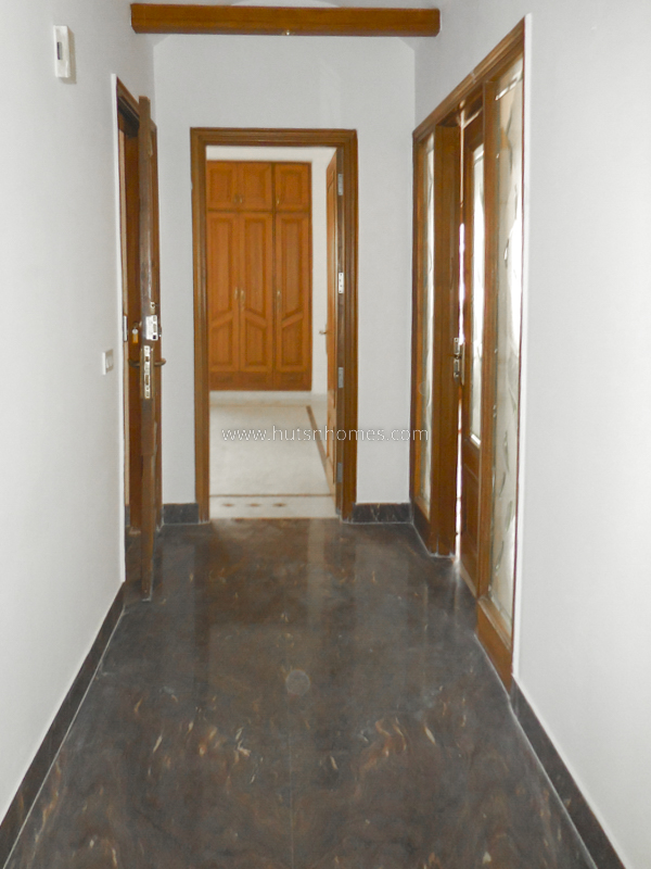 3 BHK Flat For Rent in Defence Colony